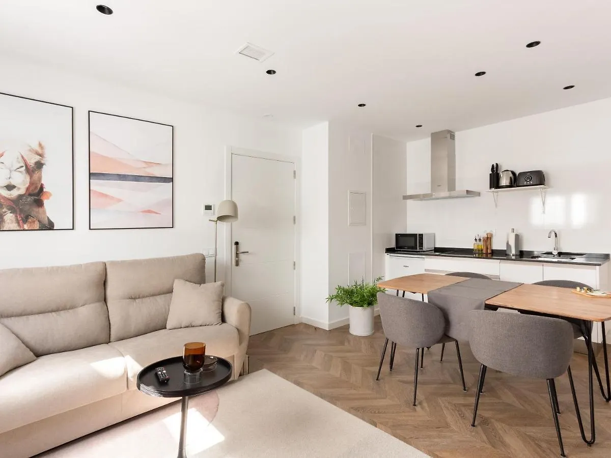 Limehome Malaga Calle Ancha Del Carmen - Digital Access Apart Otel