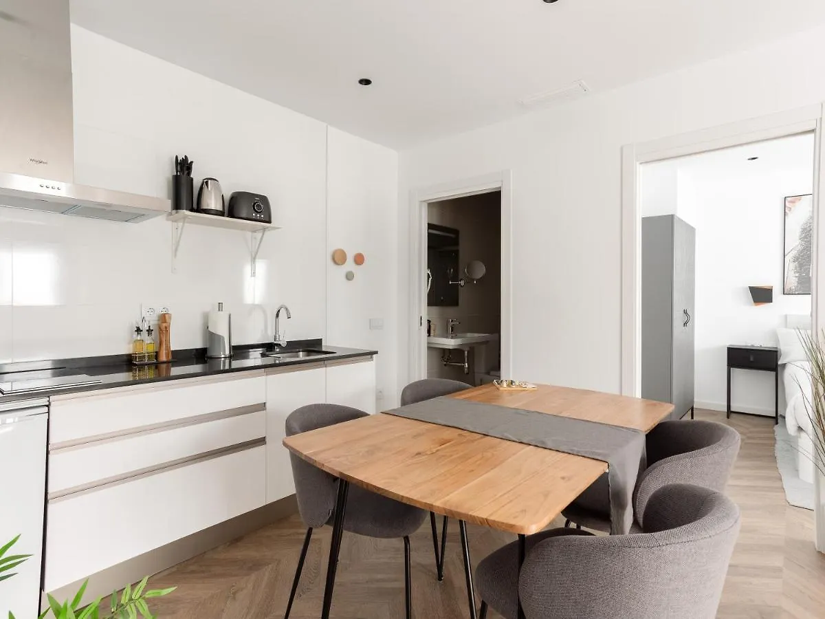 Apart Otel Limehome Malaga Calle Ancha Del Carmen - Digital Access